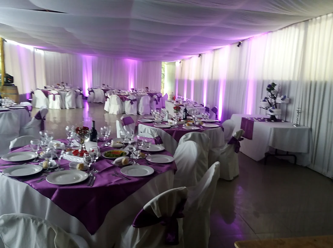 Salón interior de Centro de Eventos Ailyn